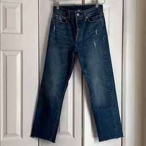 Levi’s dark blue jeans size 26